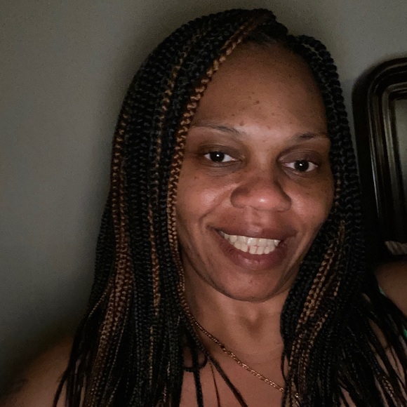 Meet your Posher, Denise - Picture 2 of 16